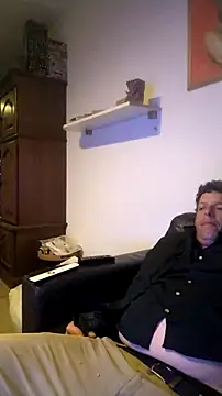 Knuffelstaaf123 online show from April 2026 07:20:01 PM