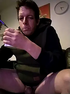 Knuffelstaaf123 online show from November 2025 03:40:02 AM