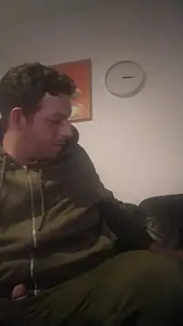 Knuffelstaaf123 online show from February 2026 03:28:01 PM