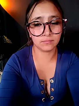 Snapshot of Cute_Penelope chatting on March 2025 09:17:01 PM Cute Penelope online show from March 2025 09:17:01 PM