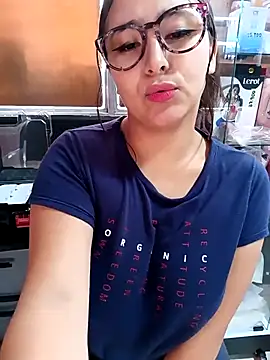 Snapshot of Cute_Penelope chatting on February 2025 03:10:02 PM Cute Penelope online show from February 2025 03:10:02 PM