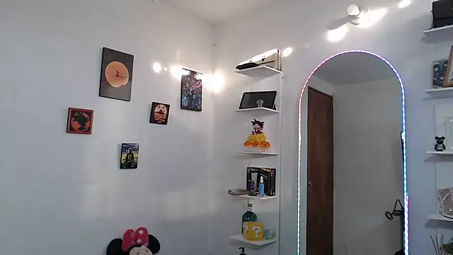 Snapshot of Honey-420- chatting on May 2026 11:20:02 AM Honey-420- online show from May 2026 11:20:02 AM