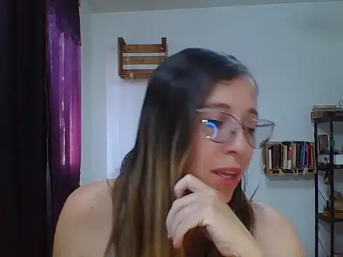 charlott ponce online show from December 2025 05:25:01 PM