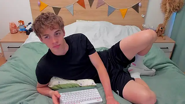 Fandi 777 online show from April 2026 02:01:01 PM