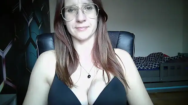 Snapshot of KayaRose chatting on October 2025 03:24:02 PM KayaRose online show from October 2025 03:24:02 PM