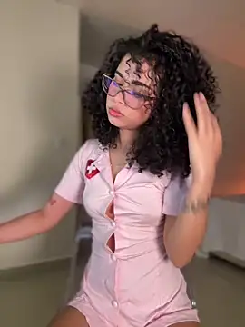Snapshot of Lianh_Benett chatting on February 2025 04:37:01 AM Lianh Benett online show from February 2025 04:37:01 AM