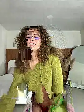 Snapshot of Lianh_Benett chatting on February 2026 12:18:02 PM Lianh Benett online show from February 2026 12:18:02 PM