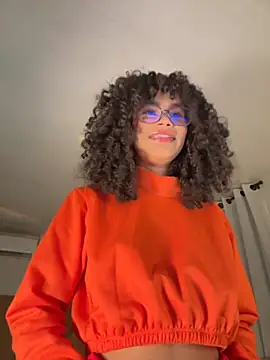 Lianh Benett online show from November 2025 02:39:01 AM