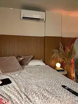 Lianh Benett online show from November 2025 04:34:02 AM