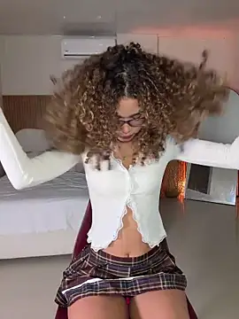 Snapshot of Lianh_Benett chatting on February 2026 06:32:02 AM Lianh Benett online show from February 2026 06:32:02 AM