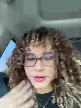 Snapshot of Lianh_Benett chatting on February 2026 05:01:02 PM Lianh Benett online show from February 2026 05:01:02 PM