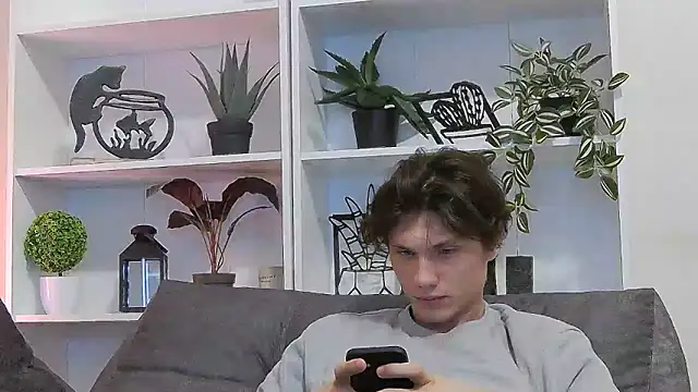 Snapshot of CalvinCay chatting on March 2025 08:42:02 AM CalvinCay online show from March 2025 08:42:02 AM
