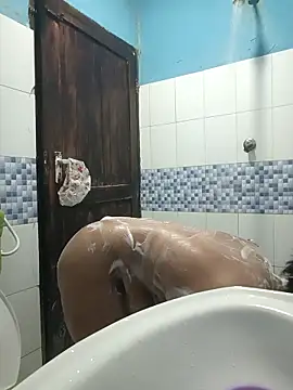 Amberay1 online show from December 2025 08:47:01 PM