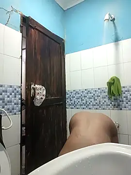 Amberay1 online show from December 2025 05:39:02 PM