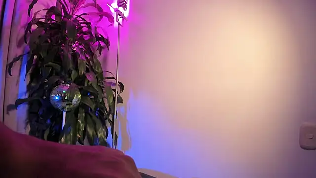 Romeocolin online show from September 2025 06:01:01 AM