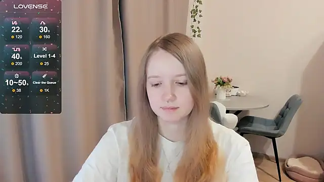 Snapshot of Alyaley chatting on November 2025 06:47:01 AM Alyaley online show from November 2025 06:47:01 AM