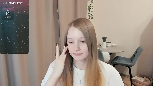 Snapshot of Alyaley chatting on November 2025 12:26:02 AM Alyaley online show from November 2025 12:26:02 AM