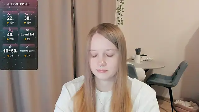 Snapshot of Alyaley chatting on November 2025 06:34:01 PM Alyaley online show from November 2025 06:34:01 PM