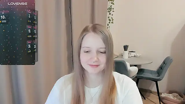 Snapshot of Alyaley chatting on November 2025 06:45:02 AM Alyaley online show from November 2025 06:45:02 AM