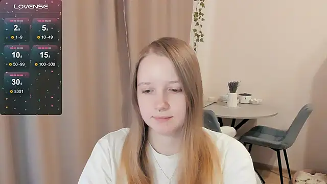 Snapshot of Alyaley chatting on October 2025 11:45:02 AM Alyaley online show from October 2025 11:45:02 AM