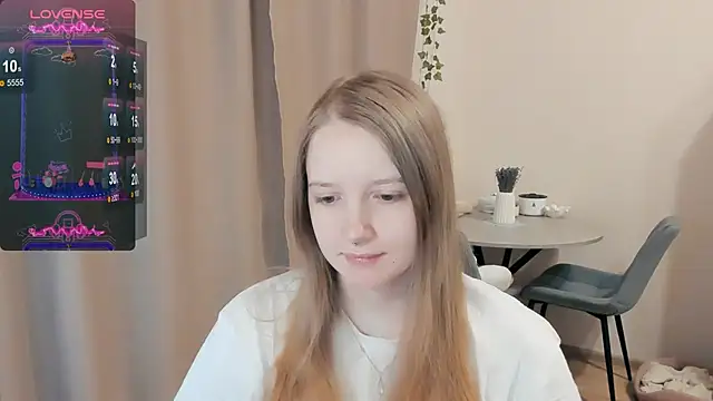 Snapshot of Alyaley chatting on October 2025 11:44:01 AM Alyaley online show from October 2025 11:44:01 AM