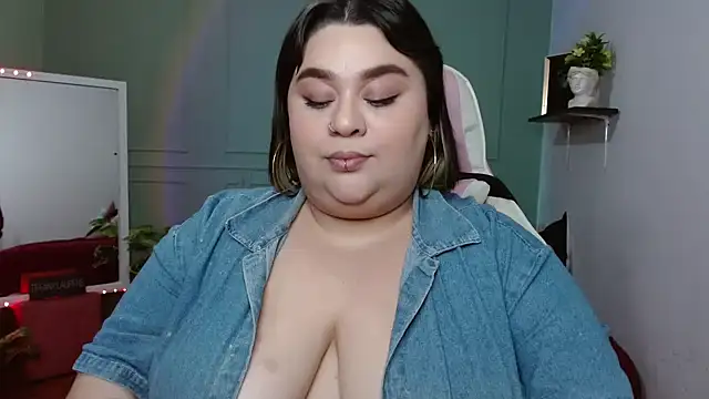 Snapshot of tiffany_laurens chatting on December 2024 08:17:01 AM tiffany laurens online show from December 2024 08:17:01 AM