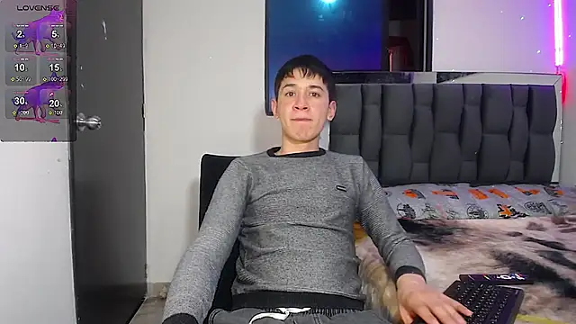 Mr daren  online show from March 2025 08:32:02 PM