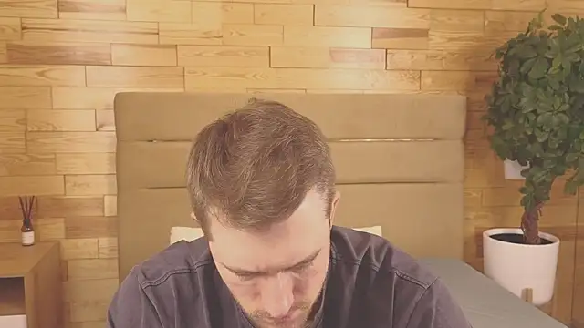 EthanPinkman online show from October 2025 04:27:01 AM