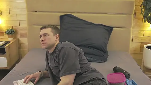 EthanPinkman online show from April 2026 04:51:01 AM