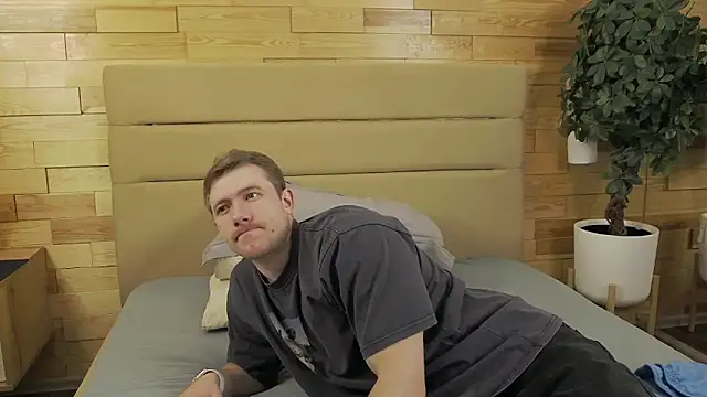 EthanPinkman online show from October 2025 04:35:01 AM