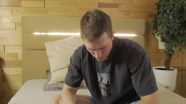 EthanPinkman online show from October 2025 04:36:01 AM