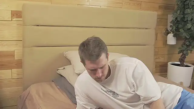 EthanPinkman online show from November 2025 04:05:02 AM