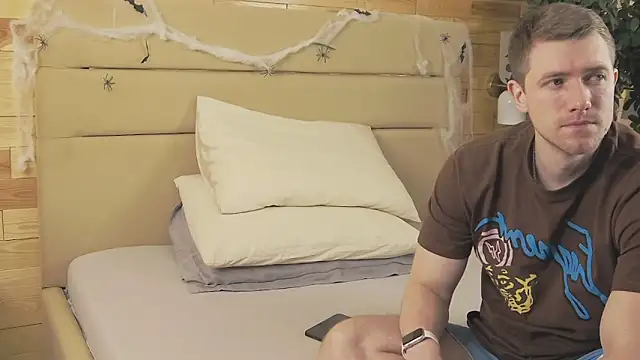 EthanPinkman online show from October 2025 04:11:01 AM