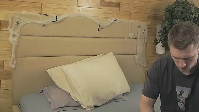 EthanPinkman online show from October 2025 04:22:02 AM