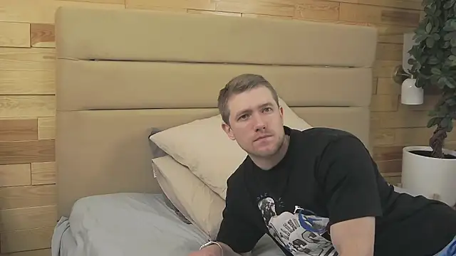 EthanPinkman online show from November 2025 04:28:02 AM