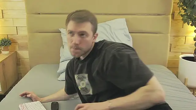 EthanPinkman online show from March 2026 04:27:02 AM