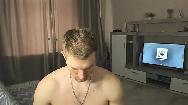 Snapshot of EthanPinkman chatting on June 2026 07:18:02 AM EthanPinkman online show from June 2026 07:18:02 AM