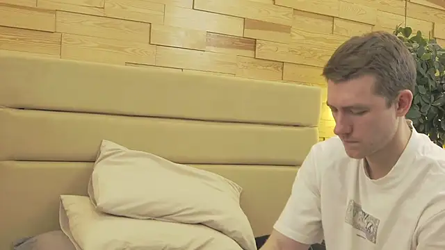 EthanPinkman online show from December 2025 04:25:01 AM