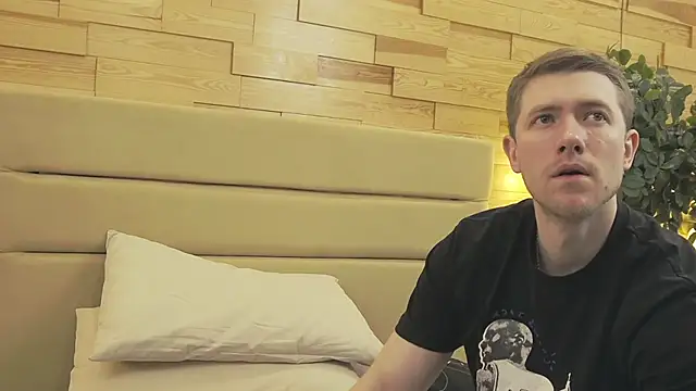 EthanPinkman online show from November 2025 04:13:01 AM