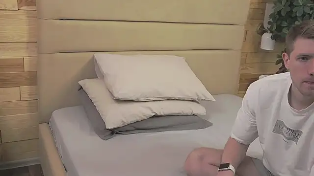 EthanPinkman online show from November 2025 04:35:01 AM