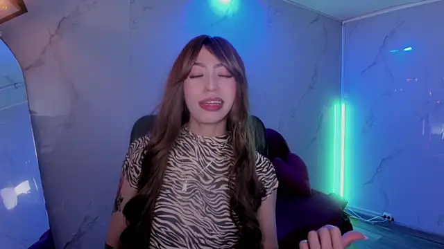 LilithCooperr  online show from April 2026 01:17:01 PM