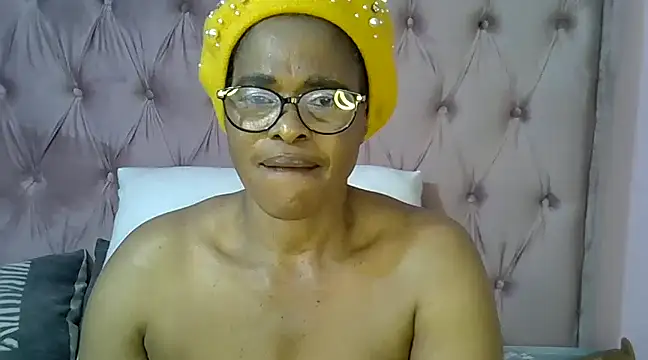 Snapshot of SweetMellowX1 chatting on March 2025 12:22:01 PM SweetMellowX1 online show from March 2025 12:22:01 PM