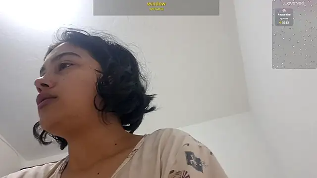 littlemelii online show from November 2025 09:30:01 PM