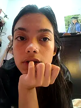 Snapshot of littlemelii chatting on December 2024 04:48:02 AM littlemelii online show from December 2024 04:48:02 AM