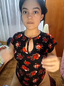 littlemelii online show from April 2026 04:43:02 PM