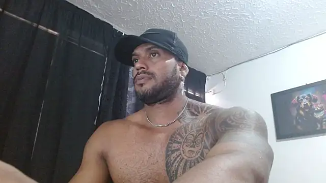 Snapshot of manolofitt chatting on July 2026 04:06:02 PM manolofitt online show from July 2026 04:06:02 PM