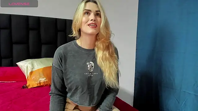 Aurora doll23 online show from March 2025 06:50:01 PM