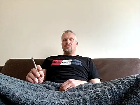 Snapshot of Heidemensch chatting on March 2025 02:32:02 PM Heidemensch online show from March 2025 02:32:02 PM