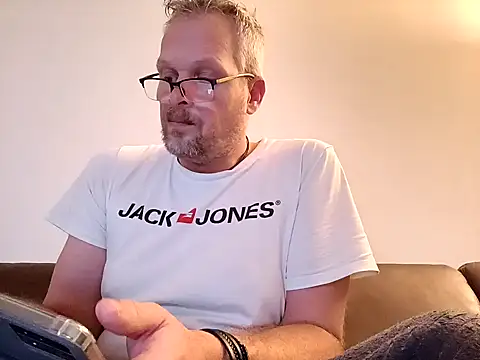 Snapshot of Heidemensch chatting on December 2024 06:37:02 PM Heidemensch online show from December 2024 06:37:02 PM