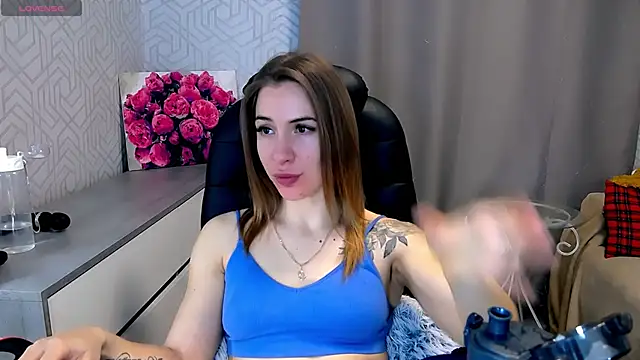 Snapshot of Naughty__Megan chatting on March 2025 07:14:01 AM Naughty Megan online show from March 2025 07:14:01 AM